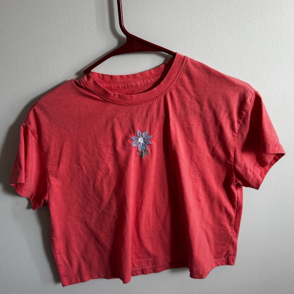 Crown & Ivy Coral Crop Top with Blue Embroidery